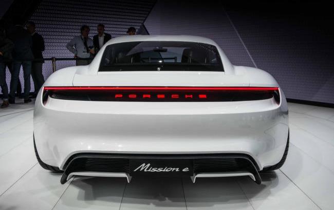 Миссия выполнима: концепт электрокара Mission E стал новым прорывом Porsche