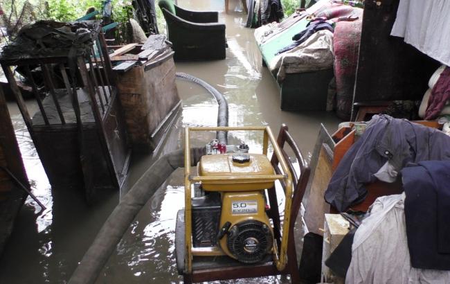 Через негоду у Чернігові підтоплено 13 приватних дворів та підвали багатоповерхівок