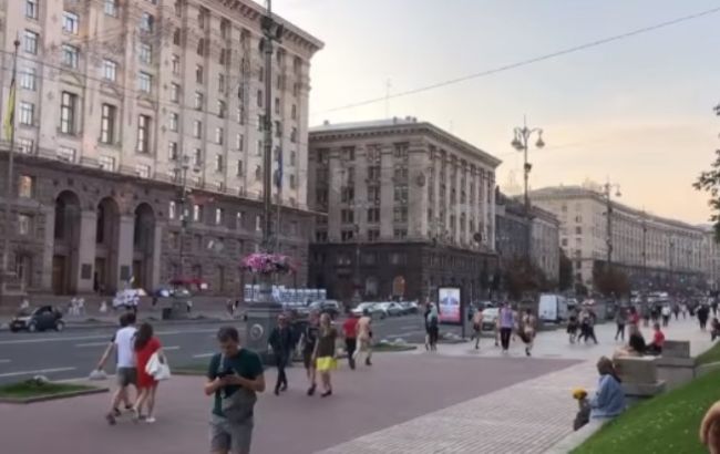 Появилось видео забега толпы голых парней в центре Киева