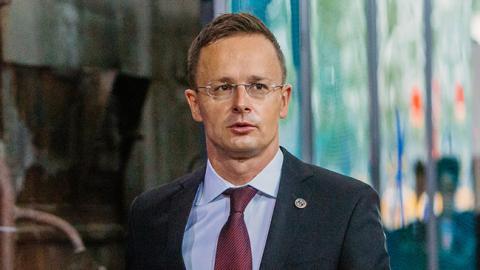 Венгрия и дальше продолжит блокировать заседание комиссии Украина-НАТО, - Сийярто