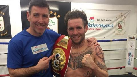 Чемпіон світу з боксу вирішив продати пояс IBF заради подарунка на Різдво синові