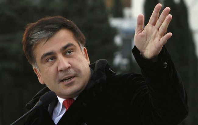 Порошенко примет отставку Саакашвили после одобрения Кабмина, - АПУ