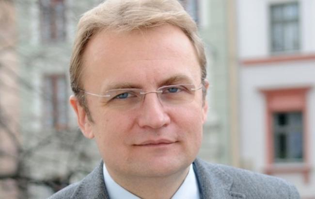 Садовий виступив проти ініціативи Порошенка дозволити Президенту розпускати місцеві ради