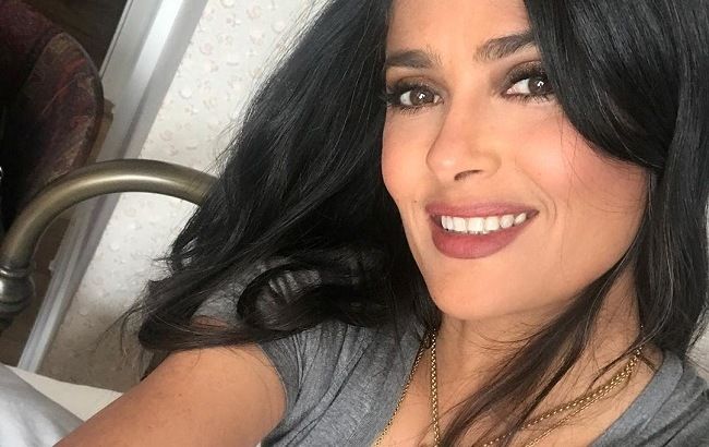 Їй точно 53? Сальма Хайєк вразила мережу красою на фото без макіяжу