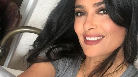 Она не меняется: 53-летняя Сальма Хайек восхитила молодым внешним видом на фото без макияжа