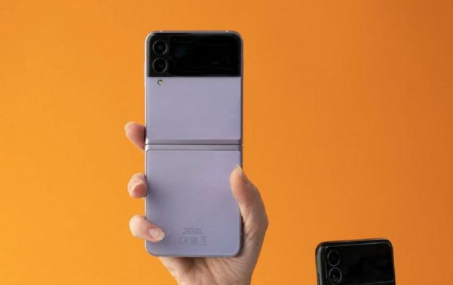 Samsung припиняє поставки телефонів і чіпів в Росію