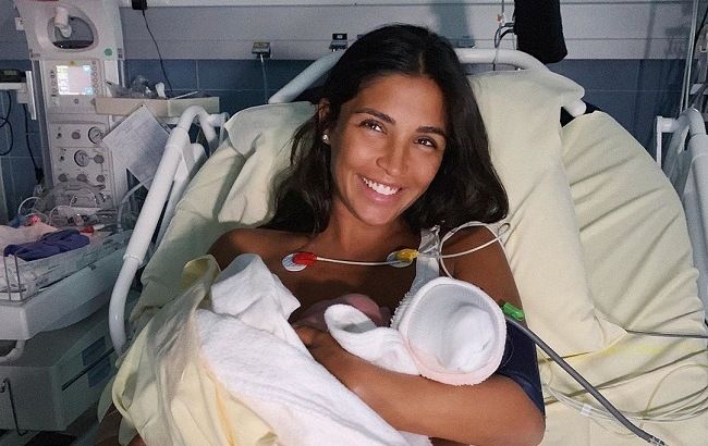 "Плачу кілька разів на добу": Санта Дімопулос розповіла про перші дні материнства