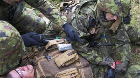 "Все женщины - ведьмы": в сети рассказали о военном медике с необычным позывным