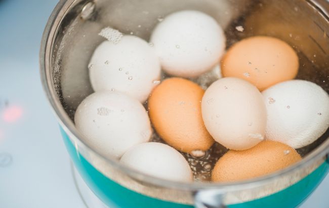 Скільки варити яйця, щоб вони легко чистились: названо точний термін