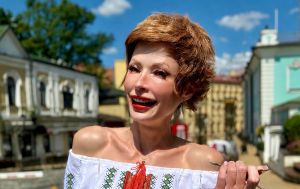 "Їм і регулярно". Олена-Христина Лебідь чесно висловилася про свою худорлявість