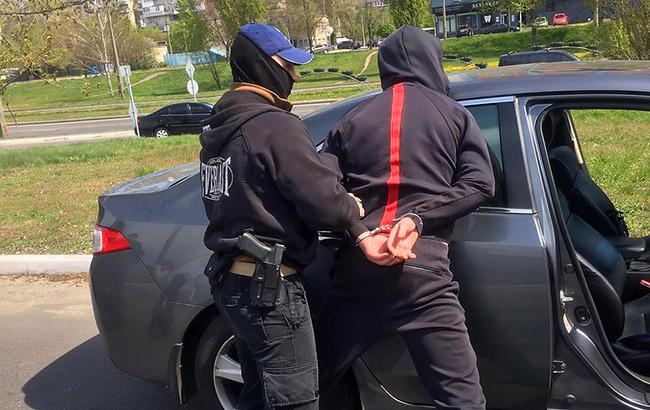 У Києві поліція затримала підозрюваного з Одеси, який втік в наручниках