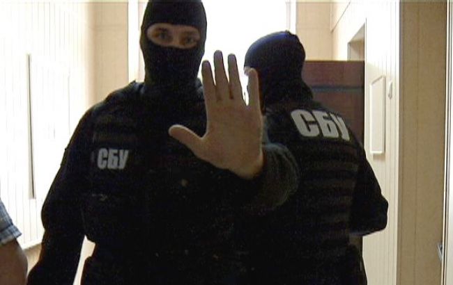 СБУ виявила під Києвом два арсеналу зброї