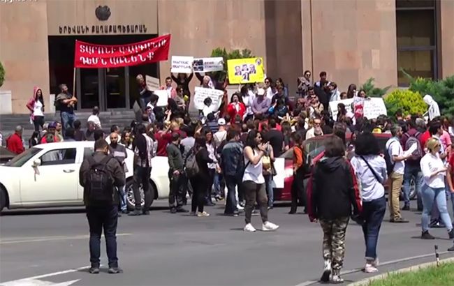 У Єревані протестувальники вимагають відставки мера міста