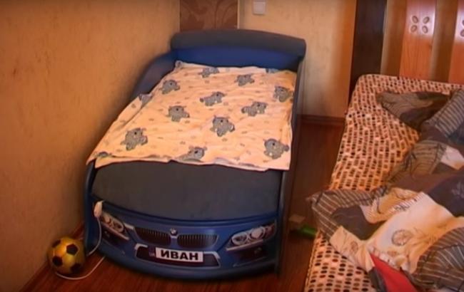 Поліція показала відео з квартири жінки-самогубці в Києві