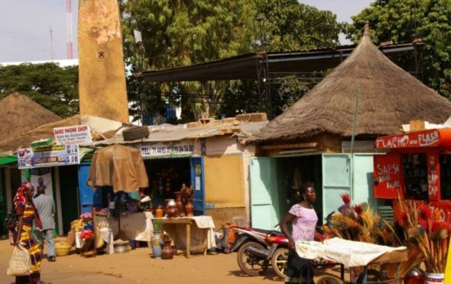 В результате нападения повстанцев в Буркина-Фасо погибли 20 человек, большинство - полицейские