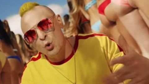 "Яскравий, літній хіт": MOZGI випустили новий кліп з дівчатами в бікіні та тверком