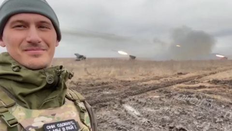 Лицо "русского мира": появилось видео с военным РФ, который радуется обстрелам из "Градов"