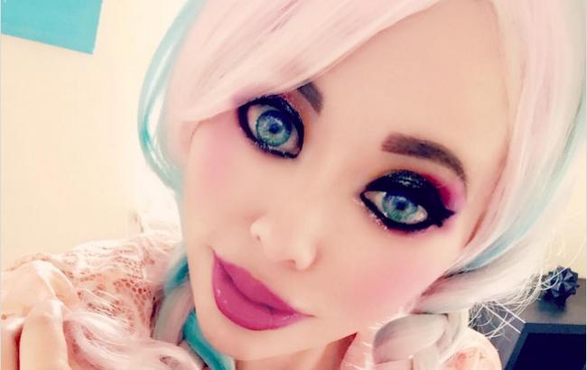 Американка потратила огромные деньги, чтобы стать "живой Барби"