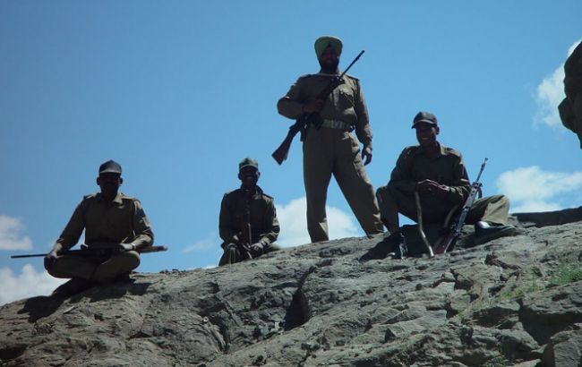 Пограничные войска Индии и Китая устроили массовую драку, ранения получили 13 военных