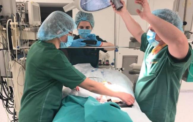 Родился весом 1 кг: в Киеве провели операцию на сердце новорожденному малышу