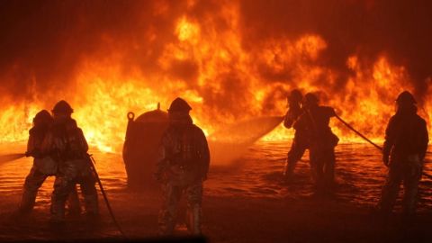 Вибух на заводі в Сербії: вогонь перекинувся на ліс