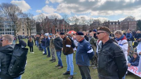 В Амстердаме задержали более 50 участников антикарантинных демонстраций