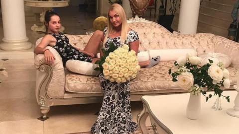 "Політика втручається": Волочкова поскаржилася на відмову США у наданні віз артистам