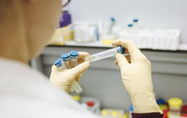 Дослідження: у Британії волонтерів інфікували коронавірусом