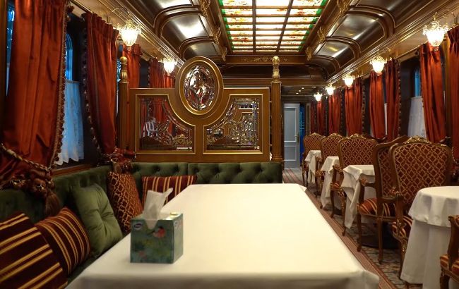 "Золотий вагон" Медведчука показали на фото: там кухня, віп-купе і герб РФ