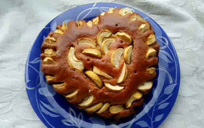"Три склянки", медовий і шарлотка: найкращі рецепти пісних яблучних пирогів до Спасу