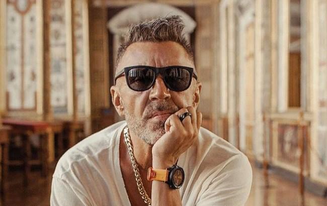 "Выбрал себе девушку помоложе": друг Шнурова рассказал о новой пассии певца