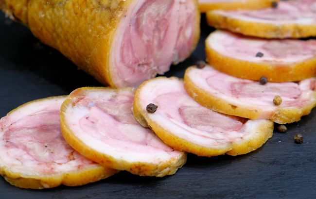 Смачна шинка зі свинячої рульки: готуємо просто, швидко і недорого