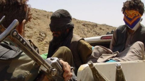 Двойные атаки в Пакистане: убиты 7 военных и 13 боевиков