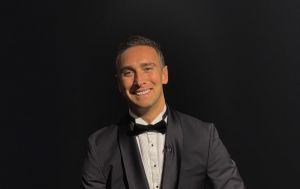 Екс-"Холостяк" Макацарія зворушив сімейним фото з вагітною дружиною і 3-річним сином