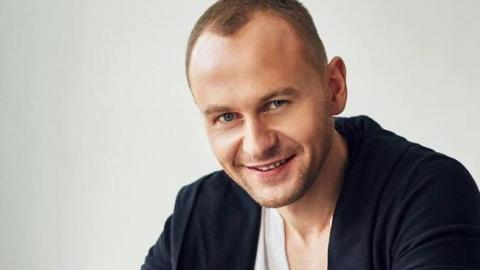 "Біг за потягом і сльози котилися з очей": Павло Табаков про перше кохання і про запоруку міцних стосунків