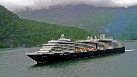 Япония не пустит в страну пассажиров идущего из Гонконга лайнера из-за угрозы коронавируса