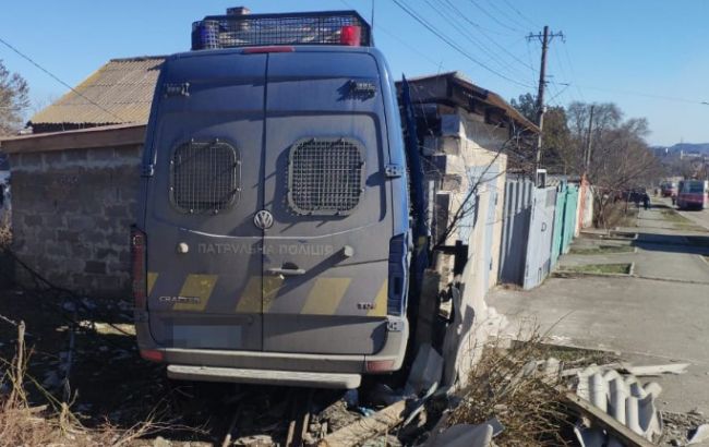 У Маріуполі київські поліцейські влаштували ДТП з потерпілим