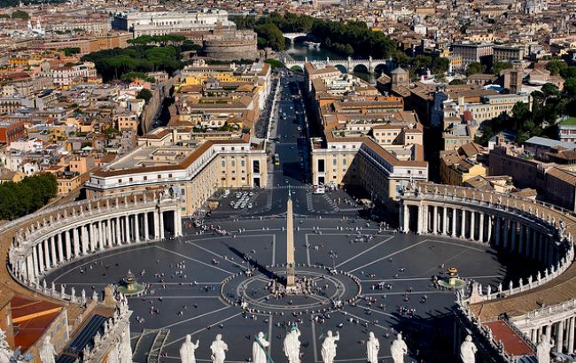Ватикан закриє Площу Святого Петра для туристів через коронавірус