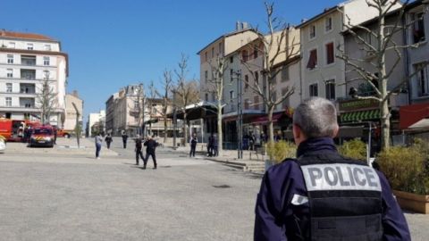 Во Франции неизвестный напал с ножом на прохожих, есть жертвы