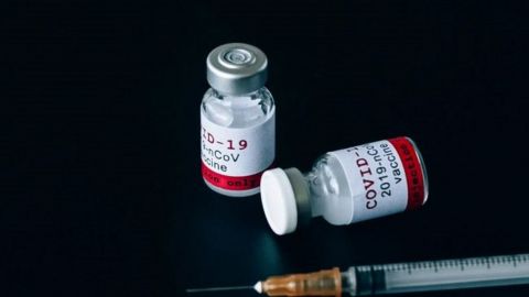 В Великобритании приостановили испытания вакцины AstraZeneca на детях