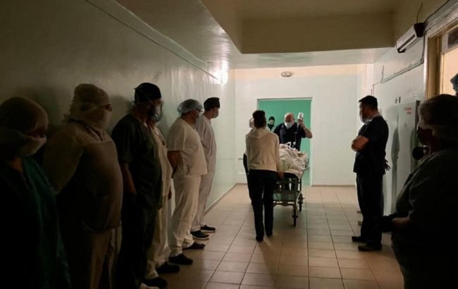 "Счет идет на часы". Авиацию МВД привлекли к перевозке донорских органов для двух пациентов из Запорожья в Киев