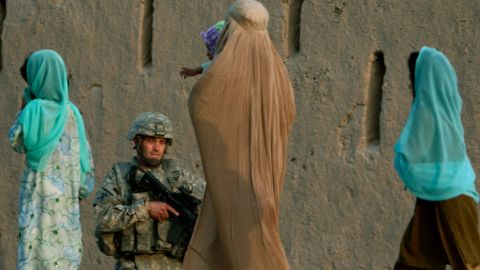 Загострення в Афганістані: тисячі мирних жителів покинули домівки