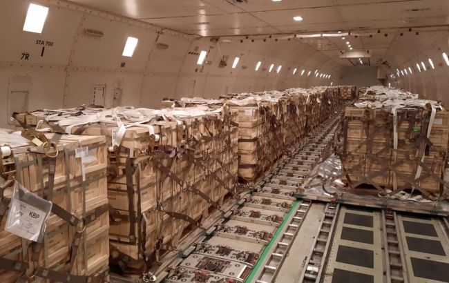 "П'ята пташка у Києві". Україна отримала від США ще понад 80 тонн військової допомоги