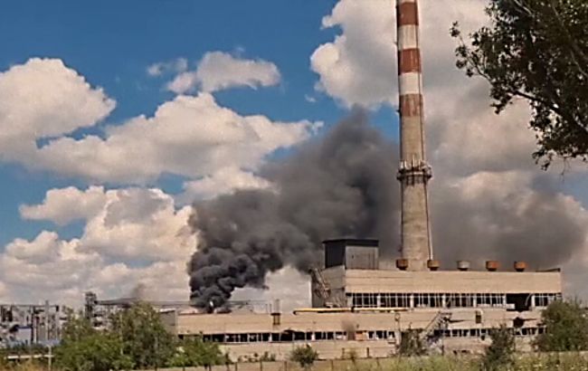 В Мариуполе горит завод "Сателлит": в мэрии назвали причину