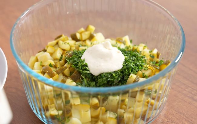 Картопляний салат, який обожнюють німці: ви не зможете зупинитися!