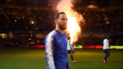 Ігуаїн і ще четверо футболістів покинули "Челсі"