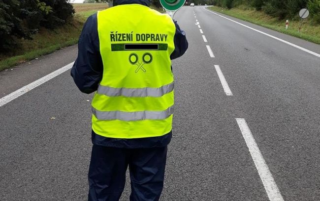 В Чехии двое украинцев незаконно регулировали дорожное движение