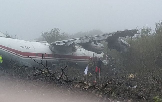 Во Львове совершил аварийную посадку самолет Ан-12, есть погибшие
