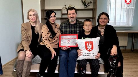 Защитник Мариуполя получил собственную квартиру от проекта "Сердце Азовстали"