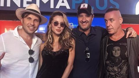 "Тримайте міцніше, дитині потрібен батько": шанувальники Світлани Лободи прокоментували дивне фото з ногою